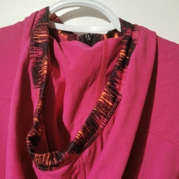 NORTH face long hooded w thumbholes and front pockets sports top - Picture 7 of 7